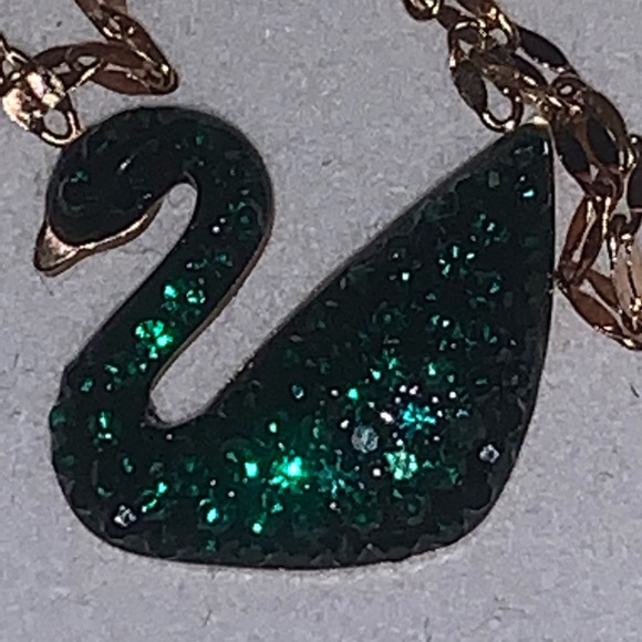 Swan Necklace with pouch and gift box - Picture 4 of 4